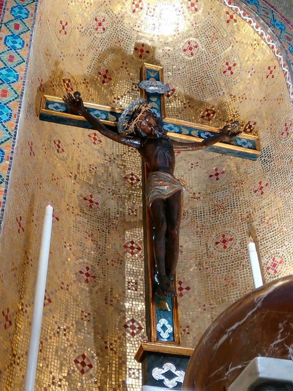 Il Cristo Nero all'Interno del Santurio del Signore della Città a Caltanissetta
