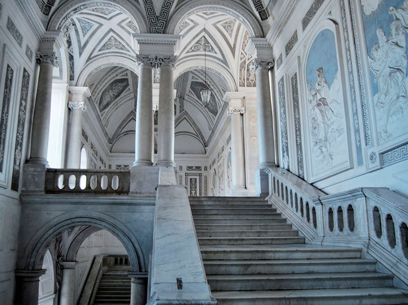 Lo scalone del Monastero dei Benedettini a Catania