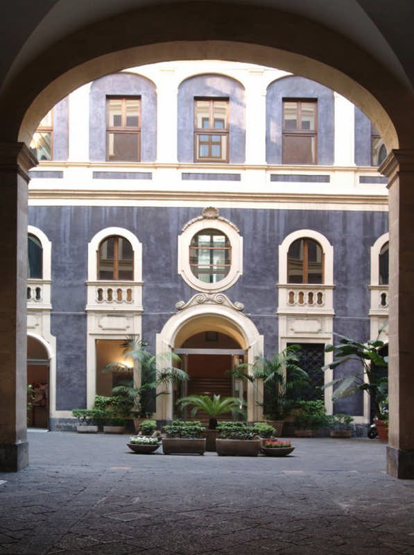 Il Palazzo Reburdone a Catania