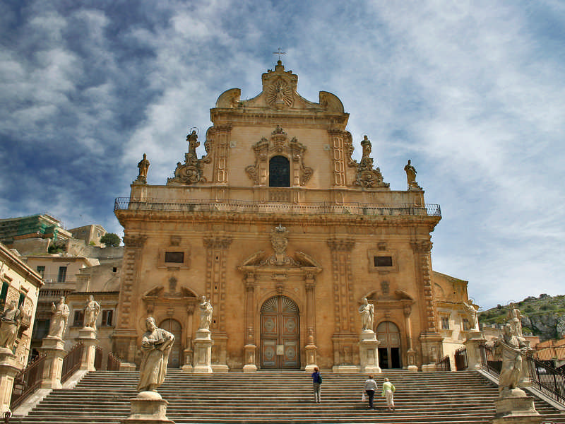 Facciata del Duomo di San Pietro Facciata del Duomo di San Pietro a Modica