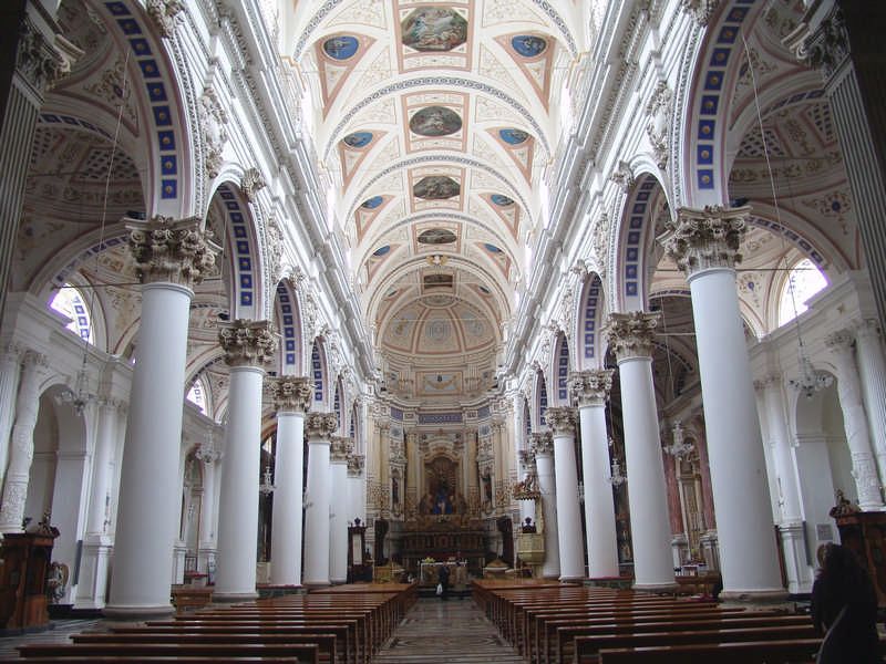 Interno del Duomo di San Pietro a Modica
