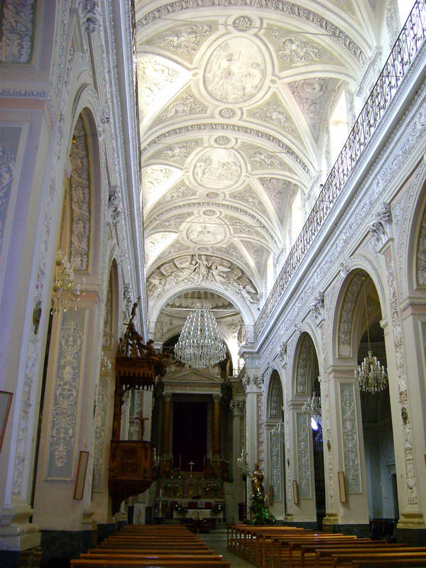 Interno della Basilica di San Giovanni Battista a Monterosso Almo