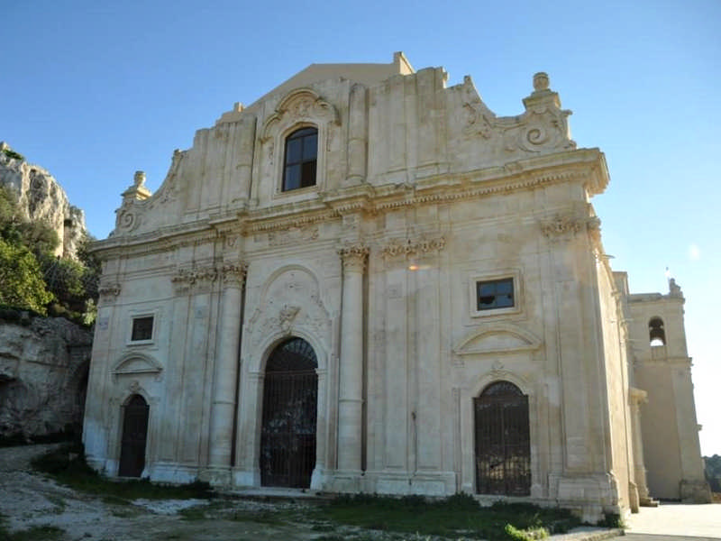 Facciata della >Chiesa di San Matteo Facciata della Chiesa di San Matteo a Scicli