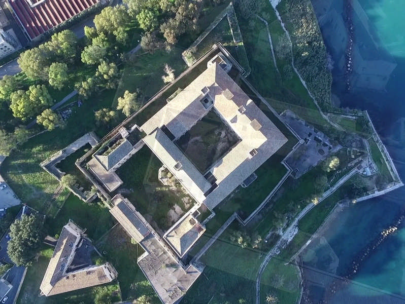 Veduta aerea Vista dall'Alto del Castello Svevo di Augusta